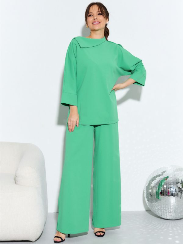 Knitted pantsuit Belarusian light green