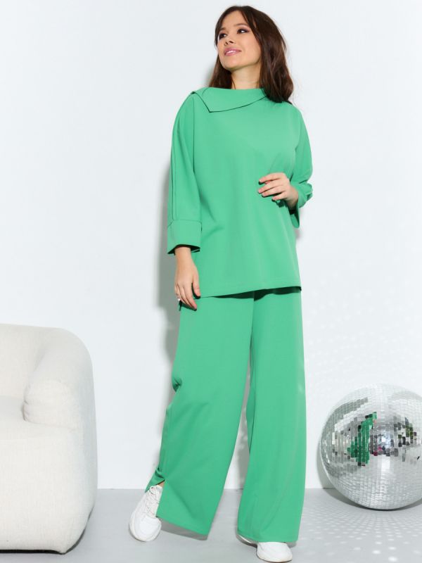 Knitted pantsuit Belarusian light green